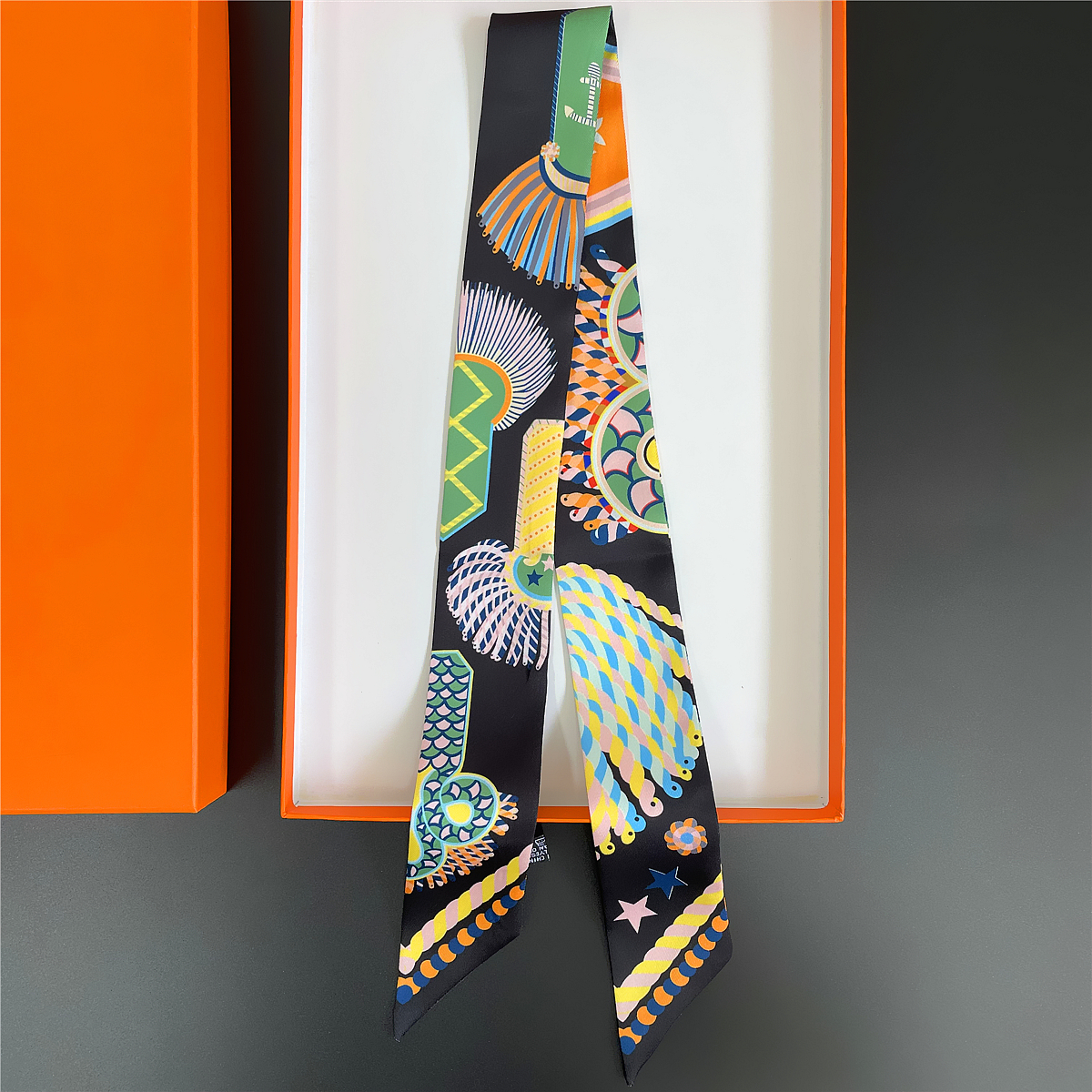 Brand Design Twill 100% Silk S - Scarf Silk Square ulasan dan harga