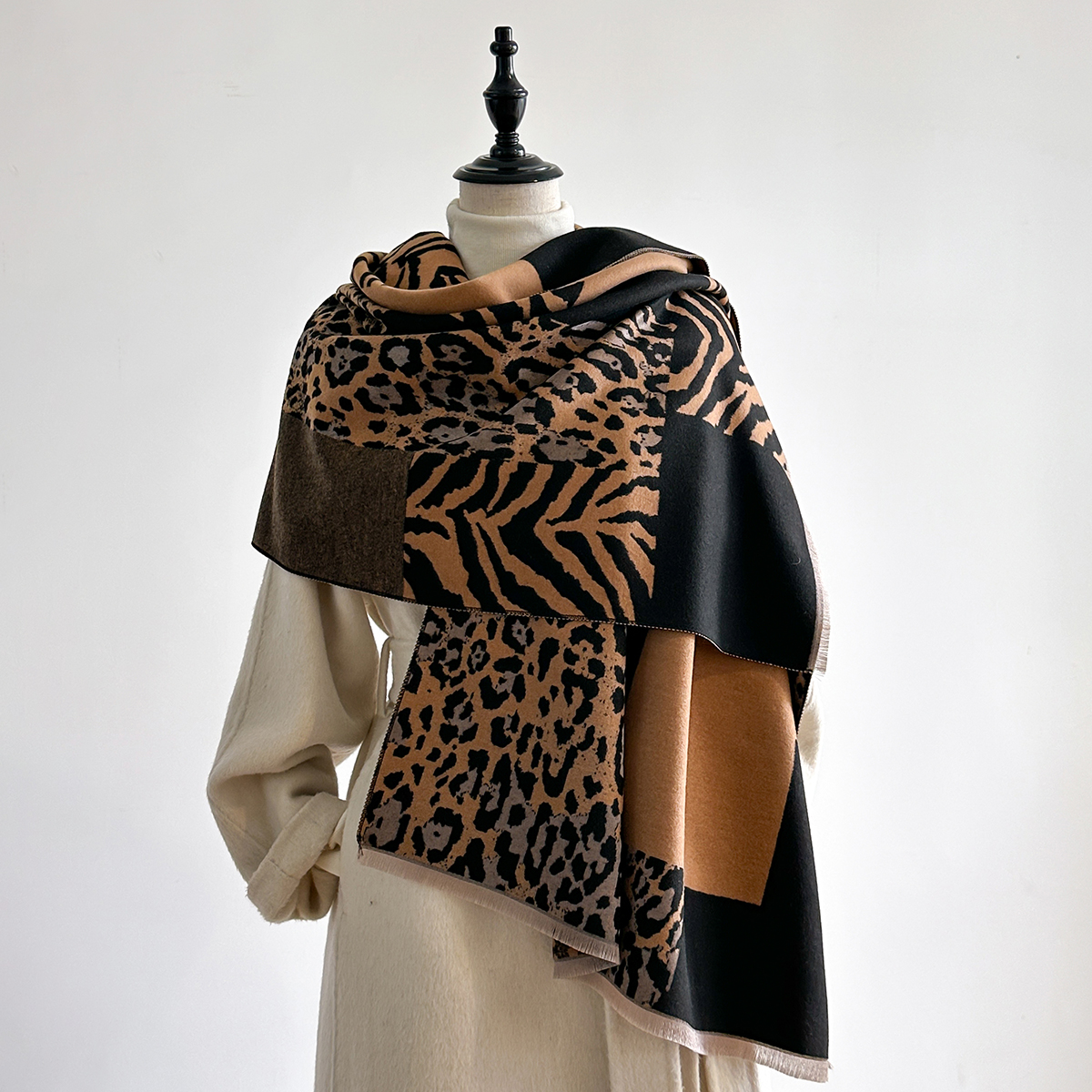 New Brand Elegance Two-Sided L - Woven Scarf Blanket ulasan dan harga
