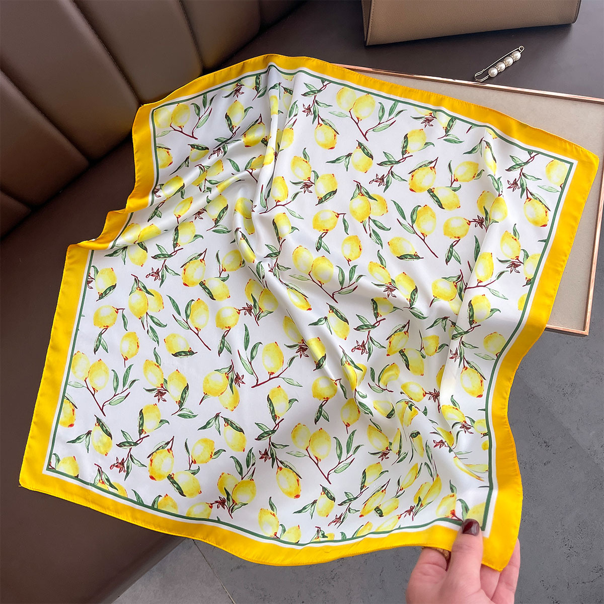 2025 New Yellow Lemon Print Sq - Ascot Neck Scarf ulasan dan harga