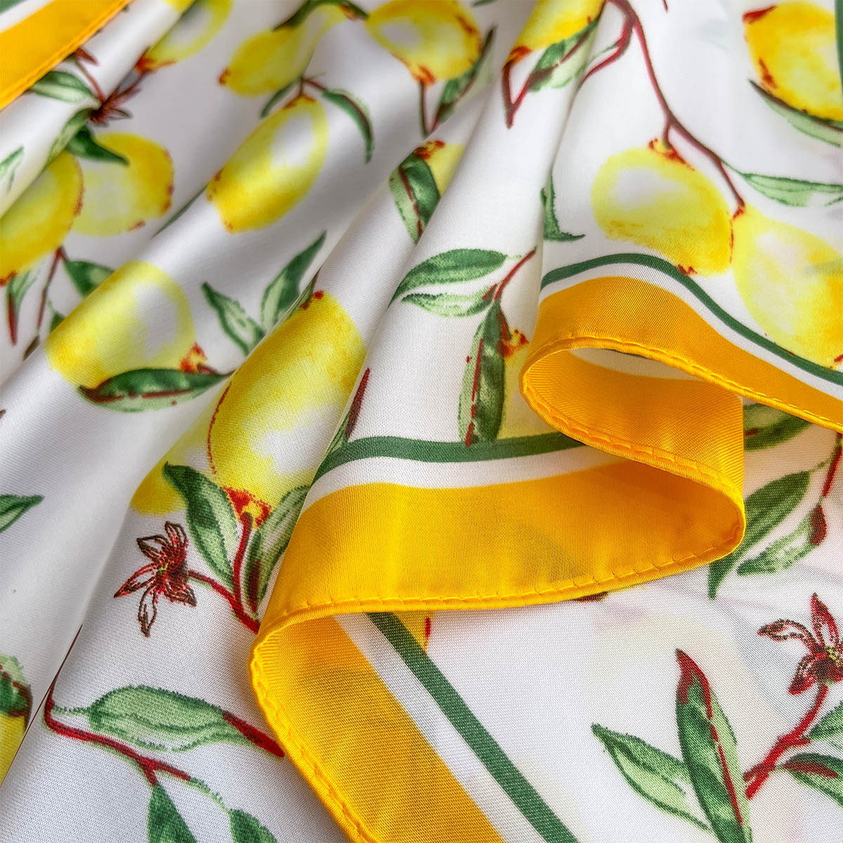 2025 New Yellow Lemon Print Sq - Ascot Neck Scarf ulasan dan harga